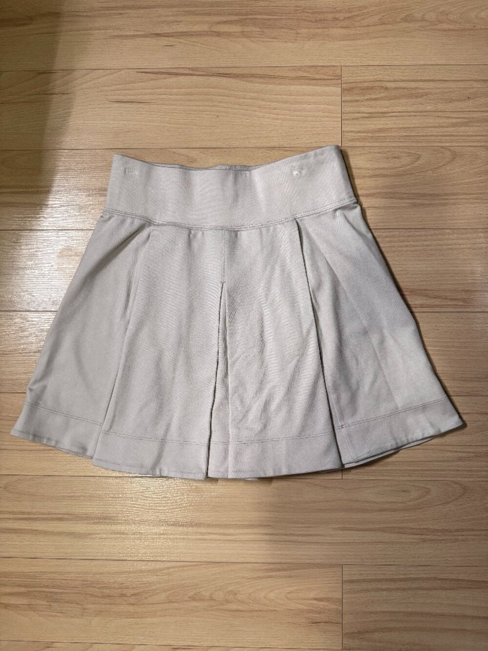 Kit and Ace Taupe Pleated Tennis Skirt Skort High Rise Technical 4